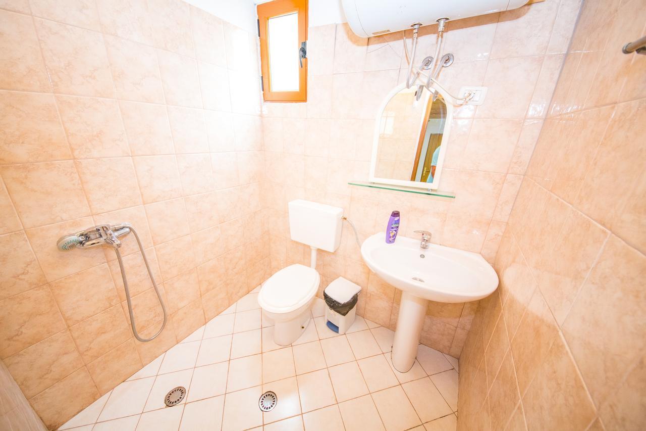 Isi Rooms Vlorë Cameră foto